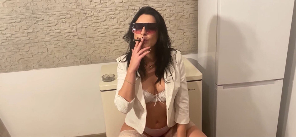 MilfyCalla: Pengembaraan Milfycalla Ep 8 Bersedia Untuk Perjalanan Perniagaan Dengan Bos Saya