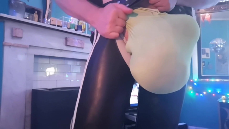 Monster_Meat_: Spectacol pervers cu dansuri săltărețe