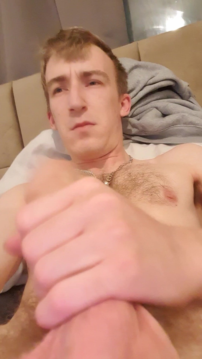 Adamross: Hubený kluk s těsným zadkem masivním ptákem