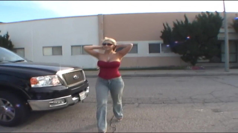 Wonderfull Bigboobs: Pierced blonde babe banged in her warm pussy