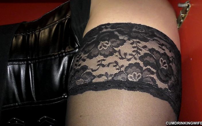 Cumdrinking Wife: Gloryhole, vide-couilles pendant que son mari reste à la maison - épisode final