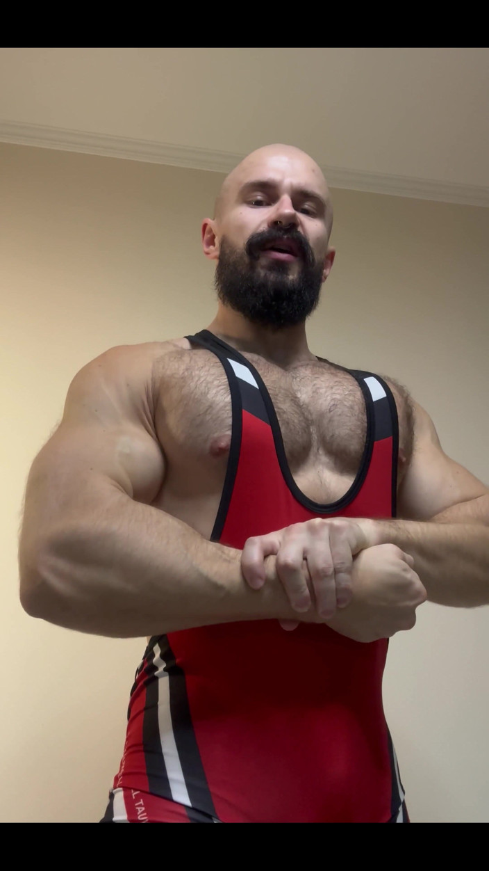 Mister Stone: Lelaki berotot
