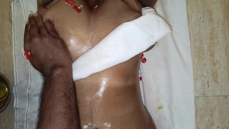 Laxi ammu: Home Made Thai Oil Massage