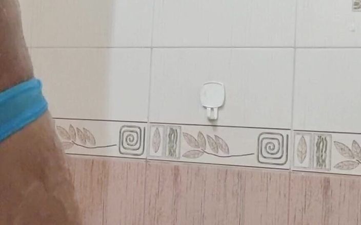 rruh_2024: É hora de banho novamente com minha calcinha sexy e...