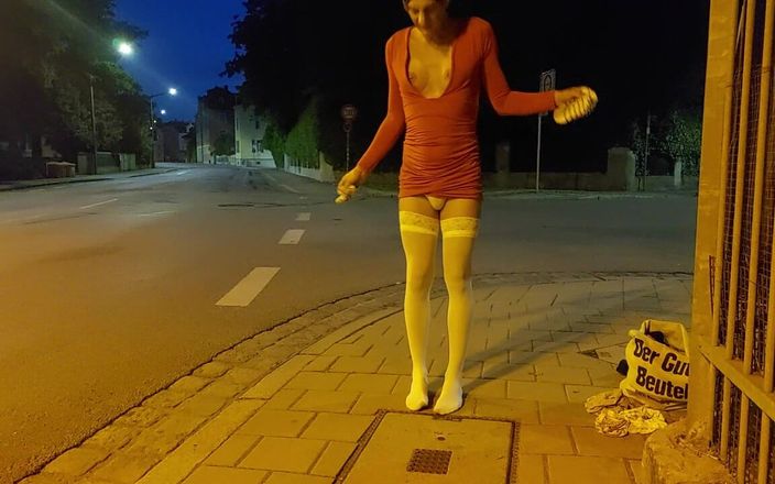 sweetfeet29: Kadın kılıklı şehirde aranmak istiyor
