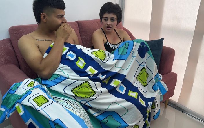 ManuelaAlvarez: Sora mea vitregă indiană excitată se plictisește să se uite...