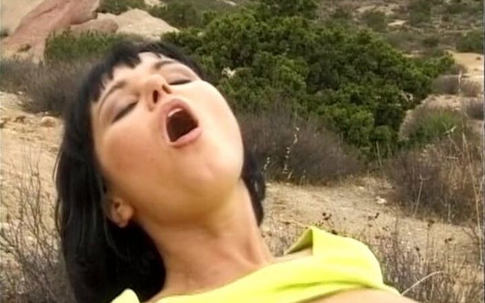 German Amateur Videos: Awek amatur ini dapat pancutan mani yang besar ke dalam...