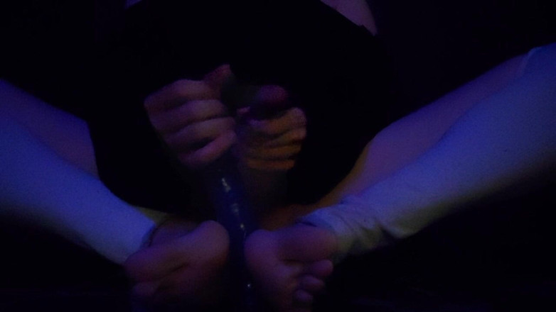Raven le trap: Mainan pantat dan footjob dengan Raven Letrap