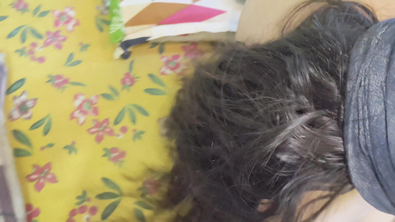 Hotty Mona: Bella moglie indiana fa sesso infedele! Porno indiano