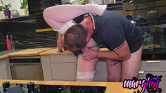 Sexymarghot: 恋人がコンドームなしで、新しいキッチンで超激しく激しく私を抱く