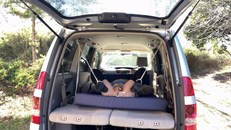 megu2002: Auto-treinamento nº 85 fodendo no carro!