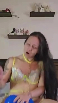 Dělá z tebe zvuk balónků Popping nadržený? Vytéká ti pohled na balónky mezi mými stehny?