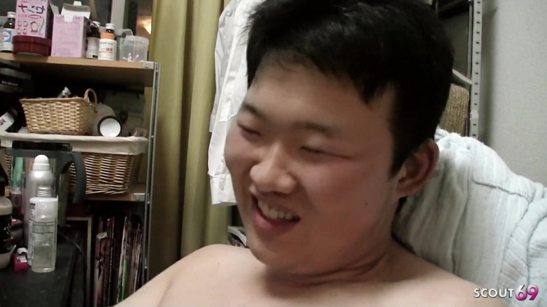 Asian porn collection: Matură japoneză păcălită să amatoare sex în 3 cu doi bărbați de...