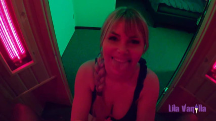 Cumbizz: Schwedische blondine mit dicken möpsen BBC schlampige blowjob-sauna