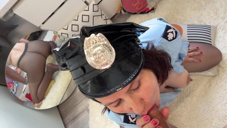 LoveHomePorn: Sexy pantimedias con milf de la policía se arrodilla en...