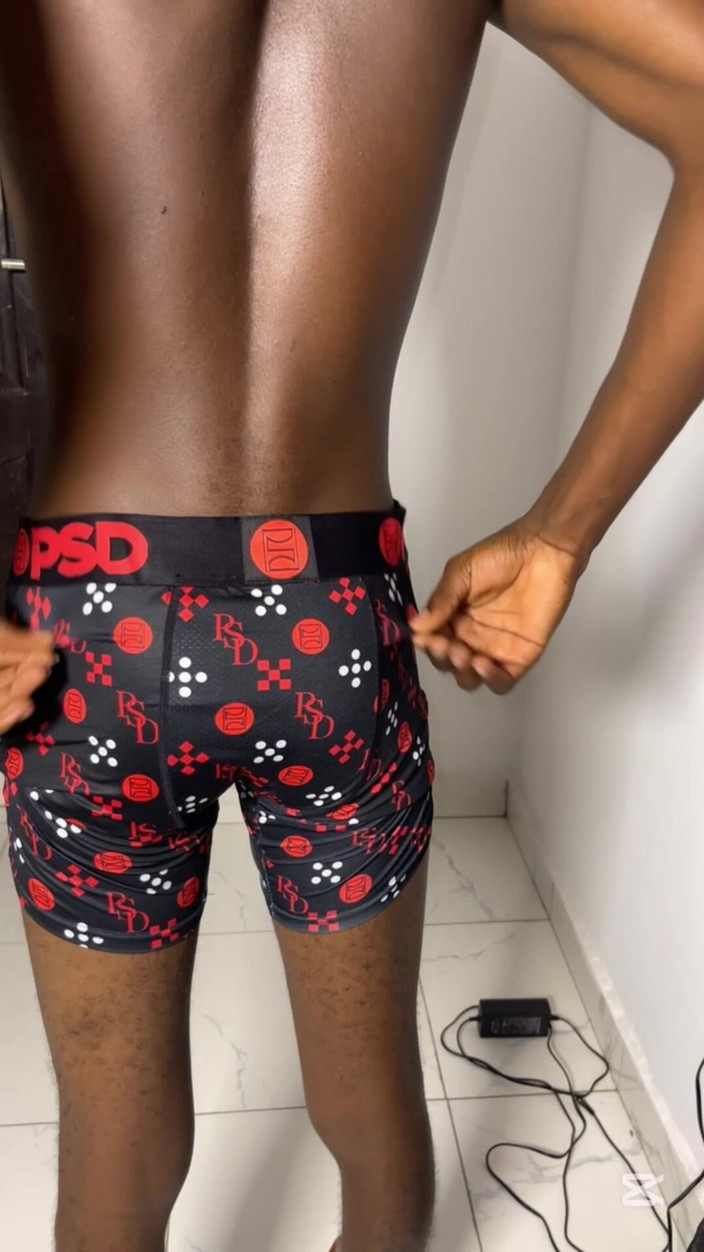 Aded-Toxic: Amatérský Twink si hraje s jeho žhavým a sexy zadkem