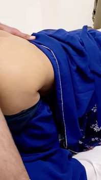 Desi bhabi thử chơi lỗ hậu với dewar của cô ấy