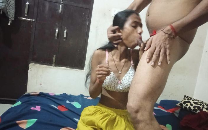 Truefuker: Une bhabhi desi embrasse son beau-père et le suce lui...