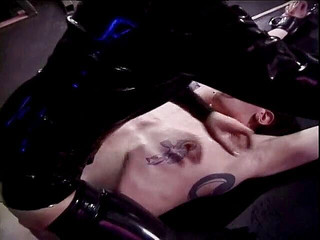 Project Femdom: Sexy paní Lola kape horký vosk na tělo svých otroků