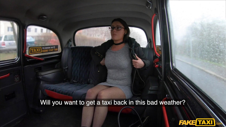 Fake Taxi: Fake Taxi - si cewek culun klaudia diamond selingkuh dari fishnet...