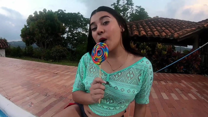 Sara films: สาวหีเงี่ยนดูดไม้ตีแล้วโชวนมใหญ่