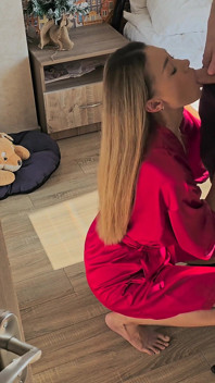 Güzel küçük memeli sürtük karını sert sikişirken izle - ev pornosu