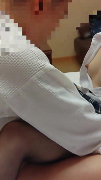 Chci se dotknout punčocháčů dívky ze střední školy, roztrhat je, a vložit ji raw.cosplay, creampie, prstění, kouření, orgasmus
