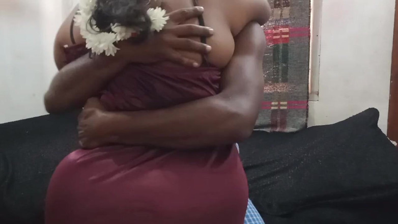 Santhi89: Ngentot enak istri tamil hot di rumah