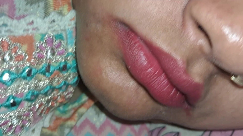 Catchybusty: Bhabhi hardcore voorspel mollige rondborstige