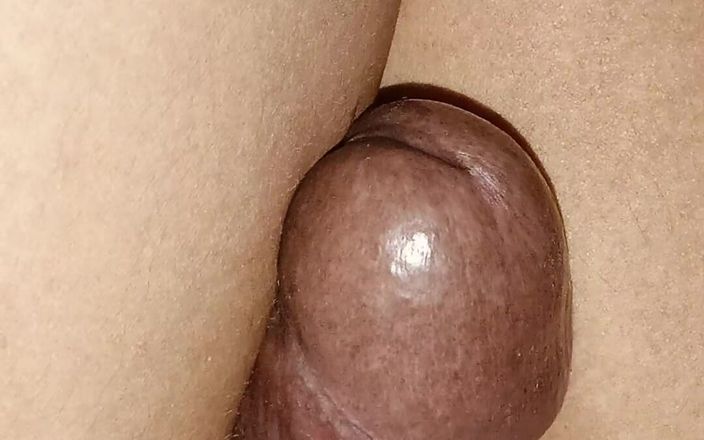 Saliniskxxx: Юные геи мастурбируют в любительском видео