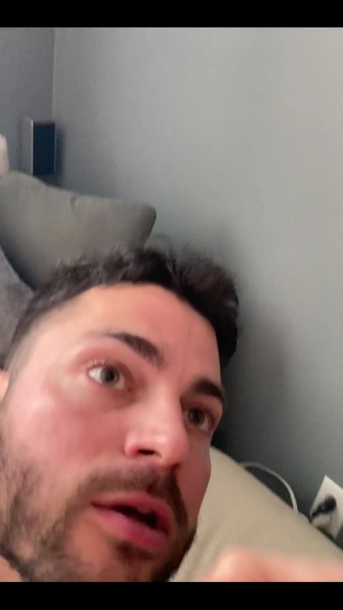 Leo Bayne: Tienes que amar tanto la polla para dar a la...