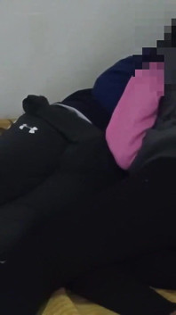 Üvey kız kardeşimi, üvey kız kardeşim evden uzaktayken bizi kaydetmeye ikna ettim
