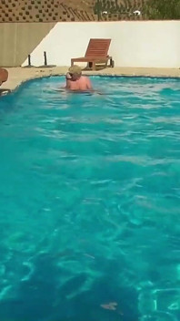 Futai din nou în piscină