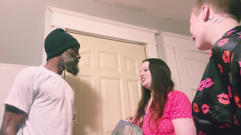 Thekookiejar: 2 Lonely Ladies Celebrate Valentines Day by Fucking the Doordasher