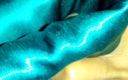 Satin and silky: Satin seide handjob Porno - sperma auf Satin, seidiger blauer anzug...