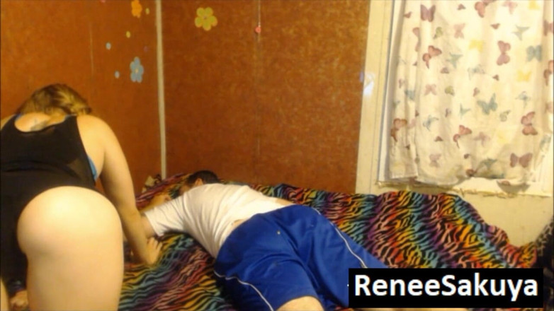 Renee Sakuya: Granchio di boston fallisce video? Ragazzo si fa male, Renee...