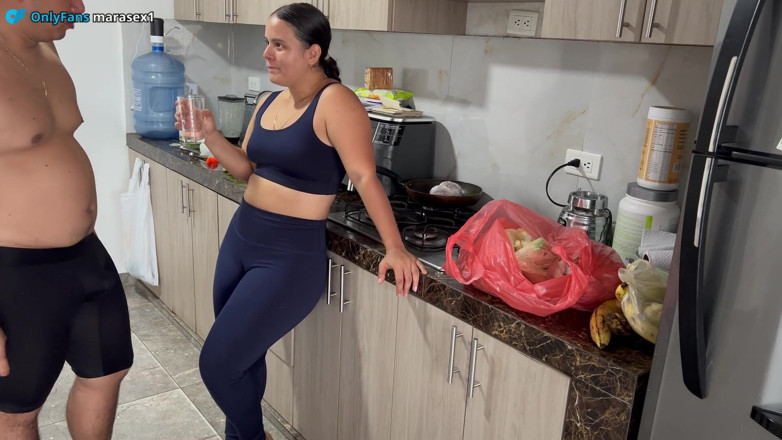 PronoiaMey: 의붓형제, 제발 다른 누구에게도 우리에 대해 말하지 마세요!
