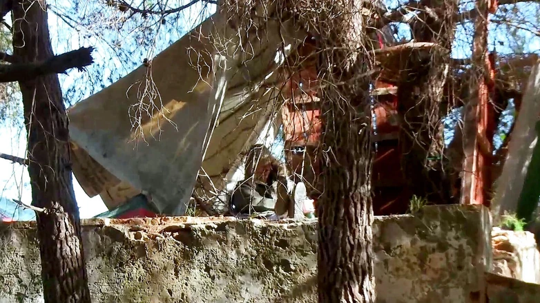 Gazongas: Голодную до члена крошку-брюнетку захлопнули в ее жопу