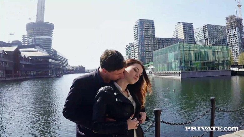 Private.com: सेक्सी Misha cross को मोटा लंड और जोरदार चुदाई मिलती है