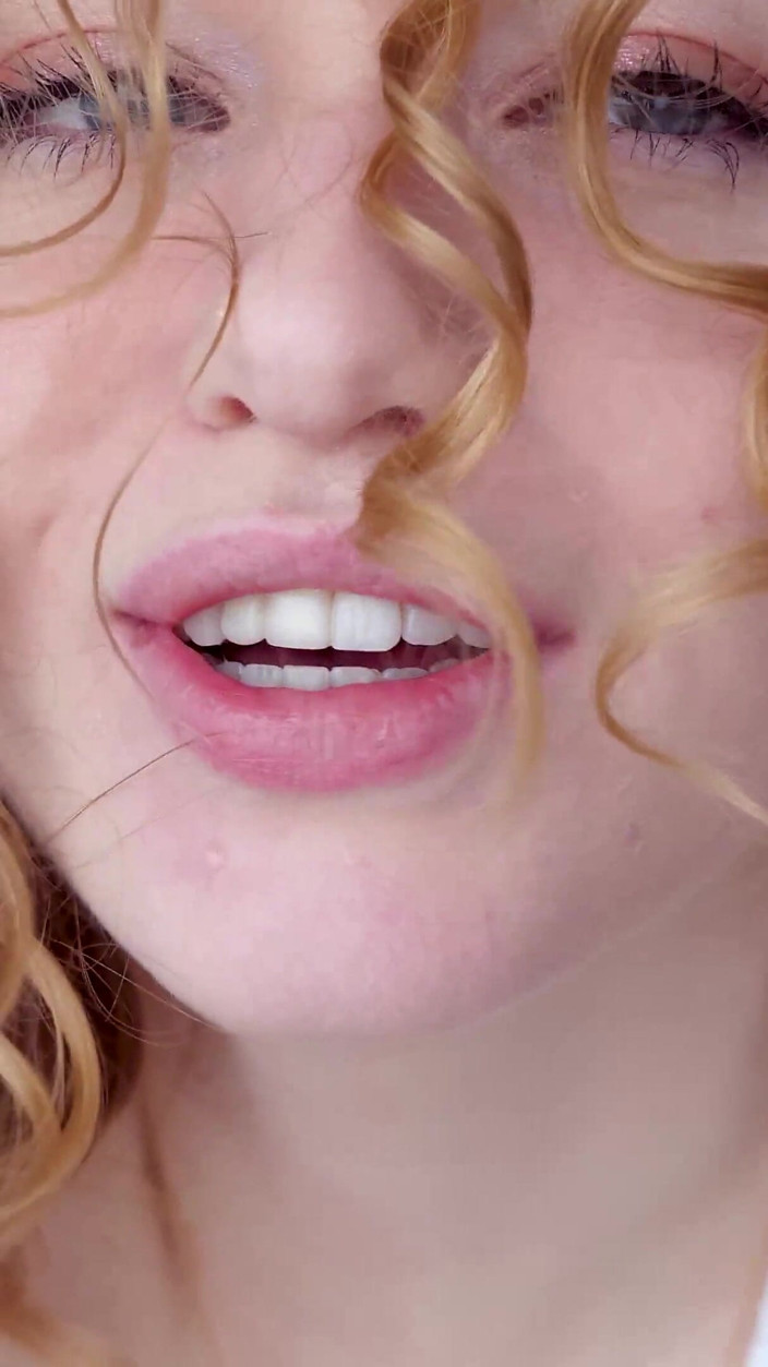 Sarah Calanthe: Fingering My Super Hairy Pussy