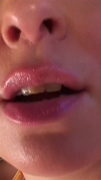 Jizz-glazed机架一个甜美的丝袜填充器