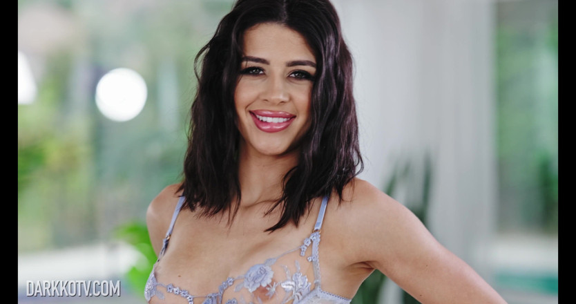 DarkkoTV: Kylie Rocket avale un blowbang avec Hollywood Cash, Jonni Darkko,...