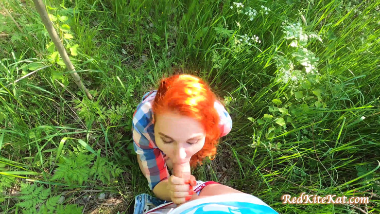 Red KiteKat: 十代吸大きなコックと口腔中出し外での公園