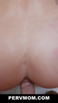 El cumpleaños de la madrastra presenta leche, Melissa Lynn