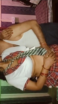 Kajol Bhabhi v Nejnovější Módě