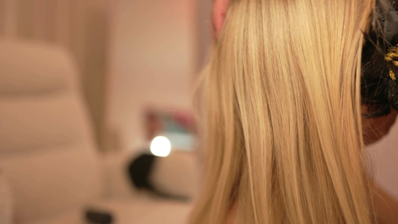 Sugar Blonde XO: Tina, Vestita Da Troia Borghese, Si Spoglia E Fa La...