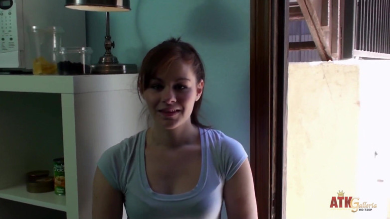 ATKIngdom Fans: Angel changing her clothes