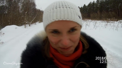 MILF Oxana: Cumwalk in winter