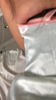 Přesvědčuji svou nevlastní sestru, aby mi kouřila péro za 10 dolarů