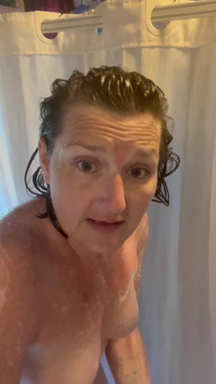 Pissing Paradise: Join Me for a Shower Whilst I Chat About Deep...